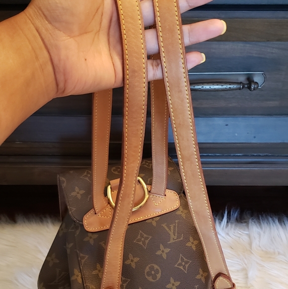 🍀🦋AUTHENTIC Louis Vuitton Backpack MM🦋🍀 - Picture 8 of 11